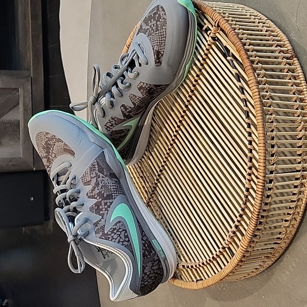 Womens Adidas Tennis Shoes